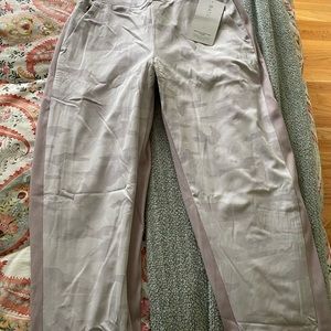 Athleta Brooklyn lined camo joggers
